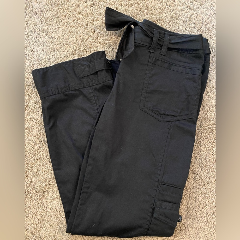 🖤WHBM • black capris • 0 • EUC